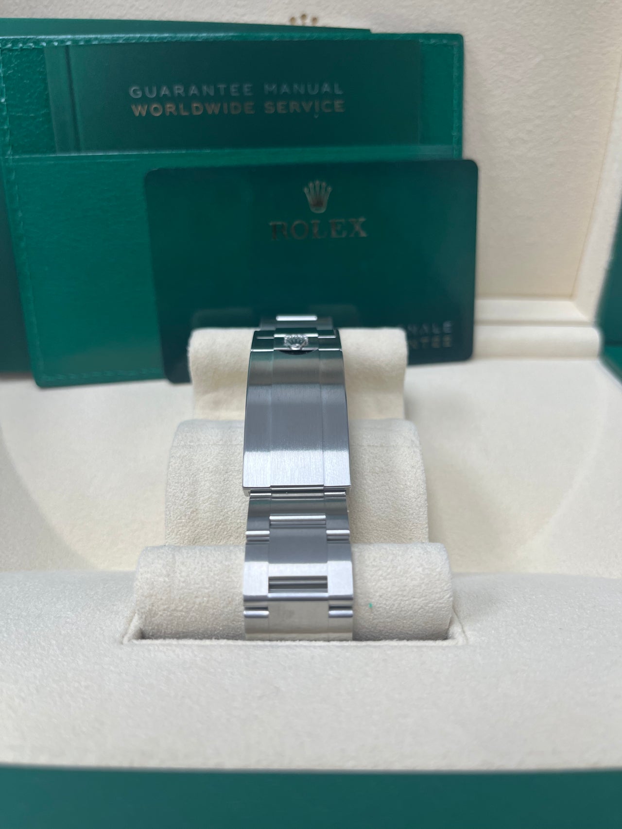 Rear view of Rolex Submariner 41mm no date showing caseback and Oyster bracelet – pre-owned Rolex 124060 full set in like-new condition – available at globalskydiamond.com