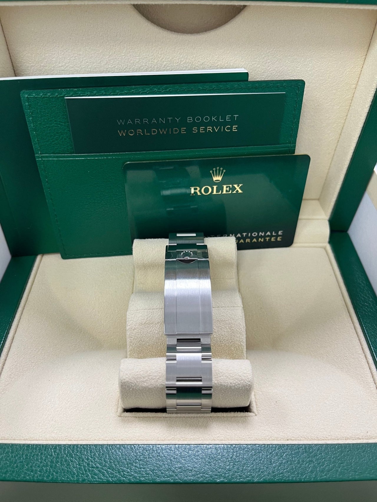 Rear view of Rolex Submariner Date 41mm 126610LV showing brushed Oyster bracelet and Glidelock clasp – pre-owned Rolex “Starbucks” model with box and papers – globalskydiamond.com