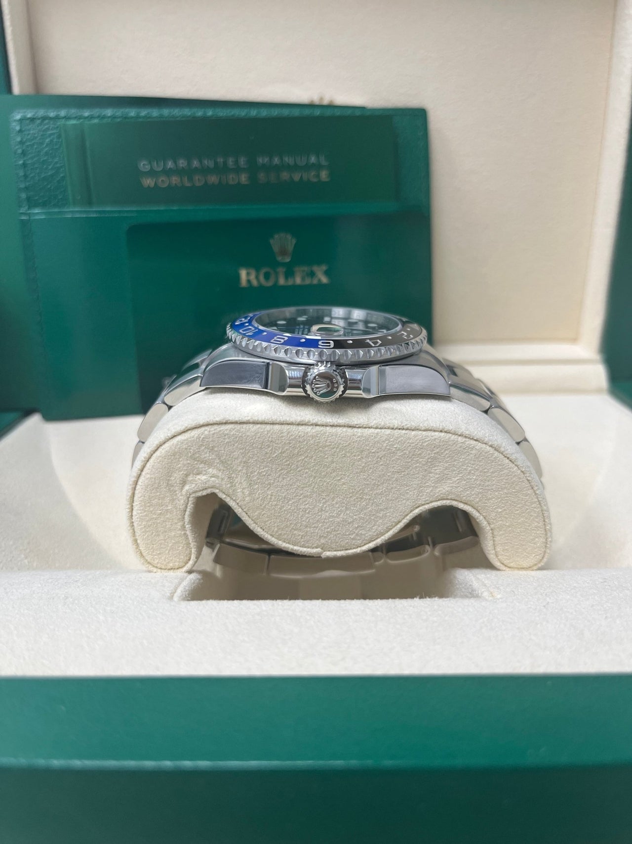Side angle of Rolex GMT-Master II “Batman” with 40mm stainless steel case, blue-black Cerachrom bezel, and Oyster bracelet – pre-owned full set at Global Sky Diamonds – globalskydiamond.com